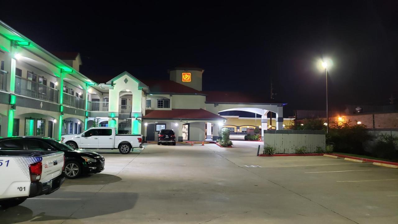 Palace Inn Addicks Εξωτερικό φωτογραφία